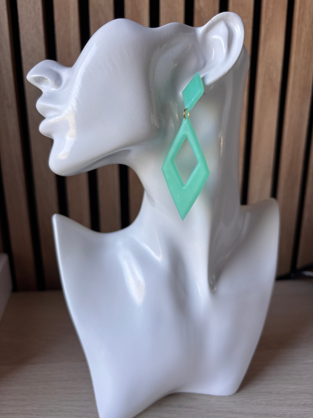 Julie oorbellen zacht groen