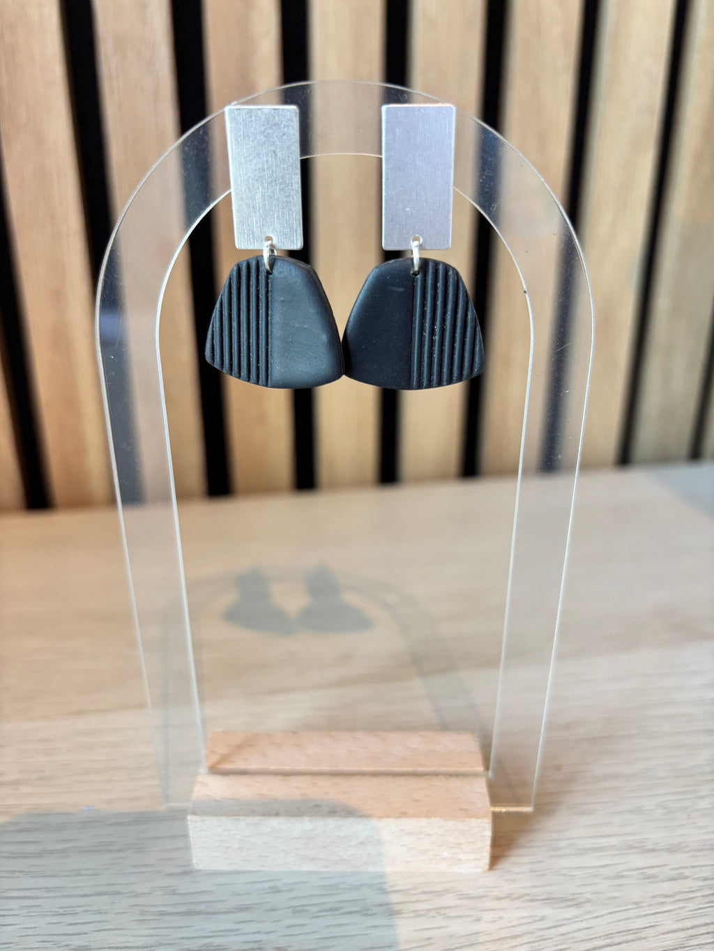 Bowie oorbellen zwart zilver